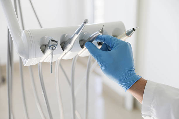 Professional Emergency Dentist technician working in Yulee, FL
